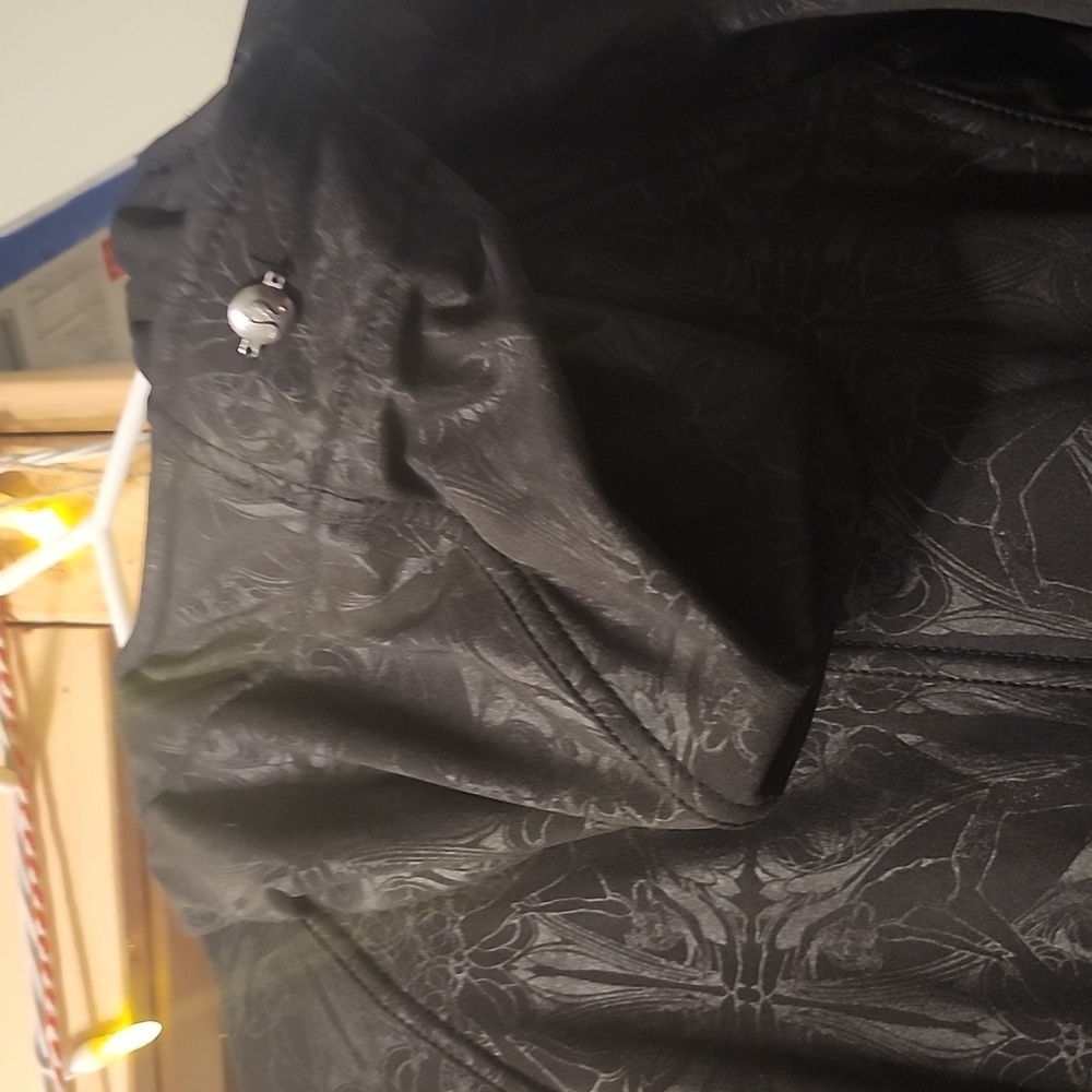 Lululemon Apres Yoga Allover Logo Sports Lined Hooded Jacket Rain Coat - Picture 9 of 11